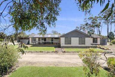Lifestyle For Sale - VIC - Lismore - 3324 - MODERN COMFORT MEETS COUNTRY CHARM  (Image 2)