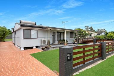 House For Sale - NSW - Shoalhaven Heads - 2535 - Ideal Opportunity in Shoalhaven Heads  (Image 2)