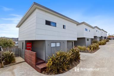 Unit Sold - TAS - Kingston - 7050 - Modern Comfort Meets Convenience  (Image 2)