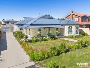 House For Sale - TAS - Sheffield - 7306 - Spacious Luxury with Exceptional Features  (Image 2)