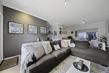 House For Sale - VIC - Warragul - 3820 - GREAT TOWNHOUSE 3 BEDROOM, 2 BATHROOM NO OWNERS CORP  (Image 2)