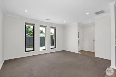 House Leased - VIC - Ballarat Central - 3350 - TWO BEDROOM HOME IN BALLARAT CENTRAL  (Image 2)