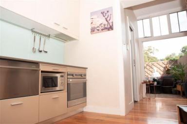 Terrace For Lease - NSW - Forest Lodge - 2037 - Furnished! 10 min walk to SYDNEY UNIVERSITY! Modern 2 bed + study!  (Image 2)