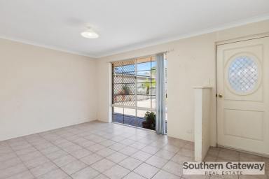 House Sold - WA - Halls Head - 6210 - SOLD BY HELEN SOUTER - SOUTHERN GATEWAY REAL ESTATE  (Image 2)