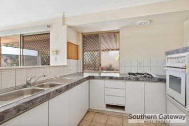 House Sold - WA - Halls Head - 6210 - SOLD BY HELEN SOUTER - SOUTHERN GATEWAY REAL ESTATE  (Image 2)