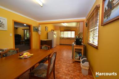 House For Sale - QLD - Gin Gin - 4671 - MASSIVE HOME IN THE HEART OF GIN GIN  (Image 2)