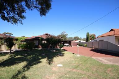 House For Sale - VIC - Rochester - 3561 - REDUCED PRICE  (Image 2)