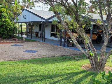 Lifestyle For Sale - QLD - Bouldercombe - 4702 - THE ‘BOULDY’ AND THE BEAUTIFUL!!  (Image 2)