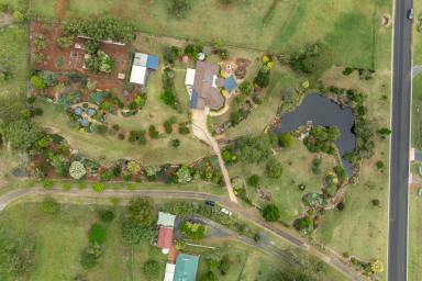 House For Sale - QLD - Vale View - 4352 - "Ainslie" - 3.7 Acres - Quality Arden Vale Home on 3.7 Acres only Minutes From Toowoomba  (Image 2)