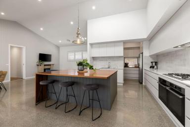 House Sold - VIC - Strathfieldsaye - 3551 - Luxury & Light  (Image 2)