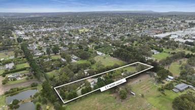 Acreage/Semi-rural Sold - VIC - Somerville - 3912 - Dual Dwellings On 2.7 Acres With Pool & Tennis Court  (Image 2)