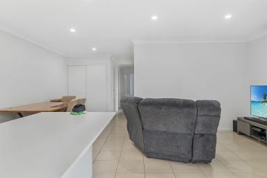 Duplex/Semi-detached Leased - QLD - Glenvale - 4350 - Bright and Light Unit Quiet in sought after Glenvale  (Image 2)