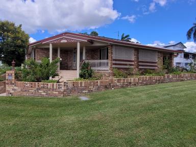 House For Sale - QLD - Wandal - 4700 - LOCATION, LOCATION -  ELEVATED POSITION SOUTH SIDE  (Image 2)