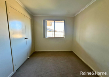 House Leased - NSW - Worrigee - 2540 - Stylish & Easy-Care Home with Outdoor Entertaining  (Image 2)