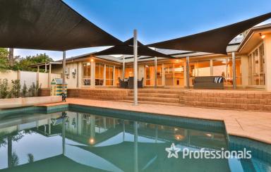 House For Sale - VIC - Mildura - 3500 - Refined Residence on 3021m2  (Image 2)