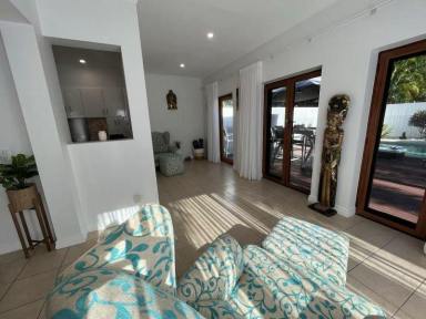 Townhouse Leased - QLD - Clifton Beach - 4879 - Fully Furnished - 3 month Lease in Beautifully presented Beachfront Complex  (Image 2)