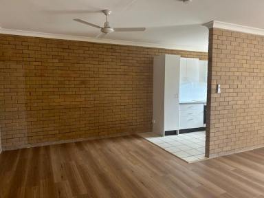 Unit Leased - NSW - Moree - 2400 - CLOSE TO THE POOL  (Image 2)