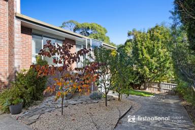 Unit Leased - TAS - Kingston - 7050 - Light & Bright Unit in Great Location  (Image 2)