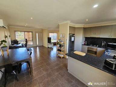 Townhouse Sold - VIC - Kyabram - 3620 - Stunning 2-BR Townhouse  (Image 2)