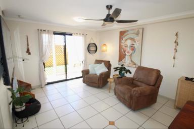 Townhouse For Sale - QLD - Pialba - 4655 - MOTIVATED SELLER!! - Spacious 2 Bedroom Townhouse in Spectacular Location!  (Image 2)