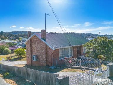 House Sold - TAS - Youngtown - 7249 - Cozy Sunny Living  (Image 2)