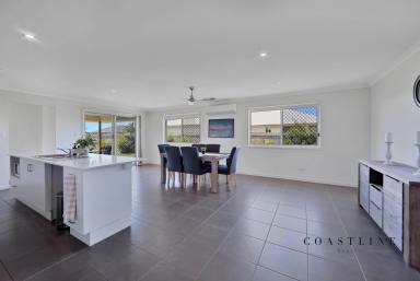 House Leased - QLD - Bargara - 4670 - Fully Furnished Spacious property  (Image 2)