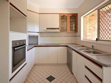 Townhouse Leased - QLD - Harristown - 4350 - Updated Townhouse in a Perfect Location  (Image 2)