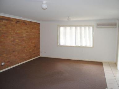 Duplex/Semi-detached Leased - NSW - Inverell - 2360 - Roomy Duplex on Ross Hill  (Image 2)