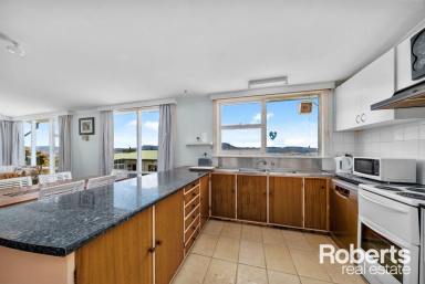 House Leased - TAS - Berriedale - 7011 - Stunning Views - Furnished  (Image 2)