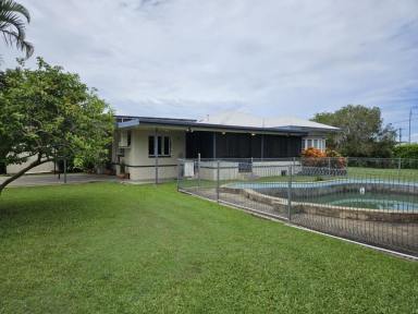 House For Sale - QLD - Ingham - 4850 - BEAUTIFUL HOME ON 2,959 SQ,M. (JUST UNDER 3/4 ACRE) BLOCK - OUT OF KNOWN FLOOD!  (Image 2)