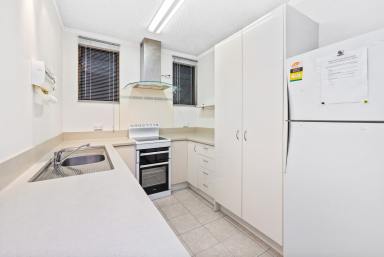 Unit Sold - QLD - Cairns North - 4870 - FURNISHED GROUND FLOOR TWO BEDROOM UNIT!  (Image 2)