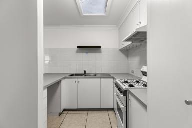 Unit Leased - QLD - Darling Heights - 4350 - BEAUTIFUL UNIT TO CALL HOME IN DARLING HEIGHTS  (Image 2)
