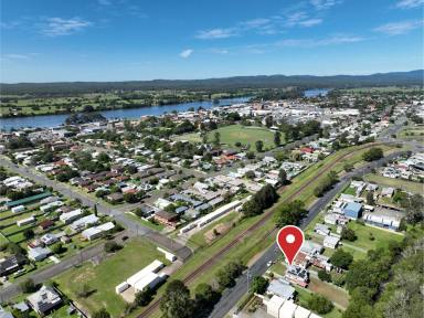 House For Sale - NSW - Taree - 2430 - Cheapy but a Goodie  (Image 2)