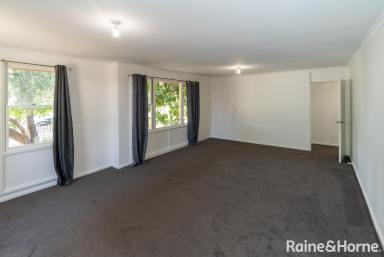 House For Lease - NSW - Tolland - 2650 - NEAT AND TIDY FAMILY HOME  (Image 2)