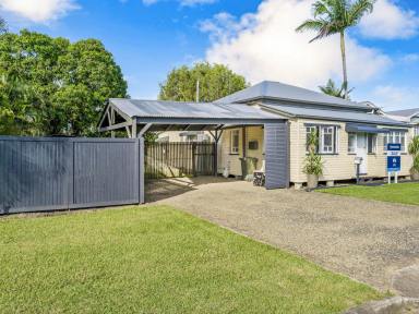 House For Sale - QLD - Maryborough - 4650 - Refurbished Character Home with Caravan/ Motorhome Space!  (Image 2)
