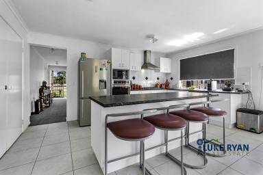 House For Sale - VIC - Rochester - 3561 - CONTEMPORARY 3 BEDROOM GEM  (Image 2)