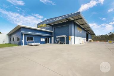 Industrial/Warehouse For Sale - NSW - Thurgoona - 2640 - IMPRESSIVE WAREHOUSE WITH GANTRY  (Image 2)