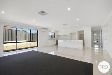 House Leased - NSW - Thurgoona - 2640 - STUNNING 4 BEDROOM HOME!  (Image 2)