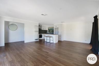 House Leased - NSW - Lavington - 2641 - LOVELY HOME ON QUICKS HILL  (Image 2)