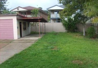 House For Sale - QLD - Hemmant - 4174 - Exceptional Family Home with Development Potential in Hemmant  (Image 2)