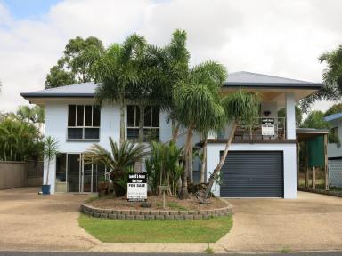 House For Sale - QLD - Cardwell - 4849 - Double storey 4b/r beachside residence - with pool self contained on both levels  (Image 2)