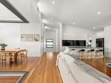 House Leased - NSW - Old Bar - 2430 - Stunning Fully Furnished House!  (Image 2)