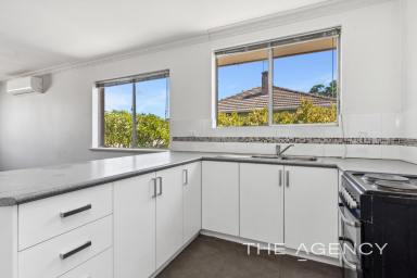 House Sold - WA - Queens Park - 6107 - 1052sqm block zoned R40  (Image 2)