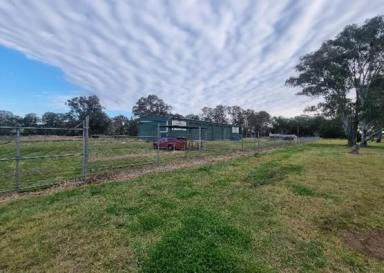 Industrial/Warehouse For Lease - QLD - Yarraman - 4614 - Up for lease is this commercial facility located on the New England Highway, Yarraman QLD  (Image 2)