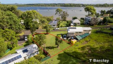 Residential Block For Sale - QLD - Lamb Island - 4184 - Sea Views and Handy Location to Boat Moorings  (Image 2)