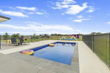Lifestyle For Sale - VIC - Stratford - 3862 - The Complete Lifestyle Package  (Image 2)