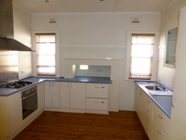 House Leased - NSW - East Albury - 2640 - House In Sought After East Albury  (Image 2)