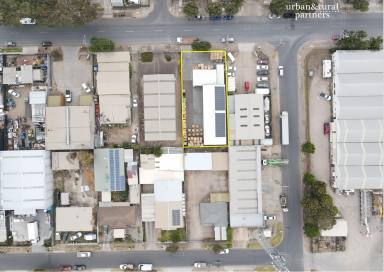 Industrial/Warehouse For Sale - SA - Wingfield - 5013 - OFFICE + LOCKUP + OPEN FRONT  (Image 2)