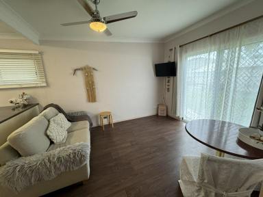Unit For Lease - NSW - Old Bar - 2430 - BEACHFRONT BLISS - ONE BEDROOM FULLY FURNISHED FLAT  (Image 2)