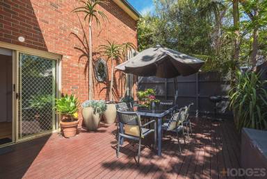 Townhouse Leased - VIC - Parkdale - 3195 - QUIET BLOCK l WALK TO THE BEACH AND PUBLIC TRANSPORT l PRIVATE COURTYARD  (Image 2)